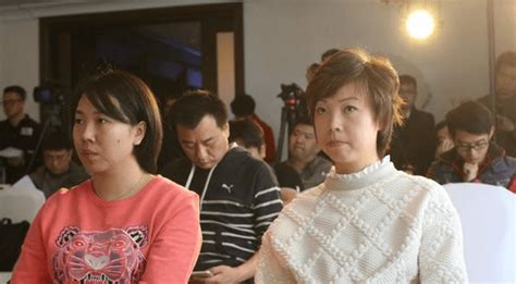 冷面女将张怡宁,28岁嫁48岁丈夫,现有两个小孩家庭幸福|张怡宁|乒乓球|小孩_新浪新闻