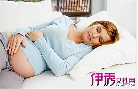 【孕妇睡觉】【图】孕妇睡觉的正确姿态有哪些 3个睡眠的姿势需注意(2)_伊秀亲子|yxlady.com