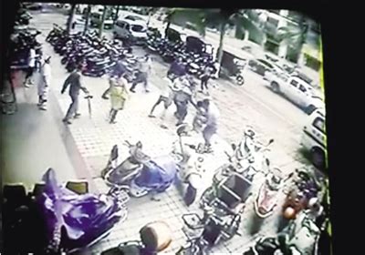 安徽高速六安金寨段发生4死1伤惨烈事故 - 南陵新闻最新资讯