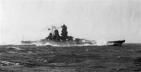 日本大和号战列舰，个头比航母还大，被美军3小时炸沉！