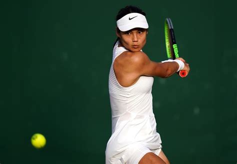 Capăt de drum - Emma Răducanu, abandon în optimile de la Wimbledon ...