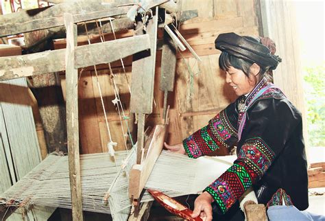 巧手绣娘 绣传文化-内蒙古旅游-内蒙古新闻网
