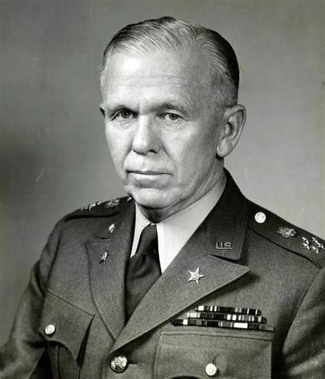 美军五星上将，命名主力步战车，包括苏联在内的多国给他发勋章