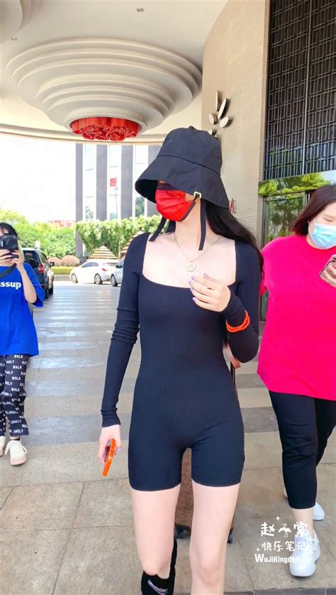 GabrielaHearst这款“Emily”连体紧身图片