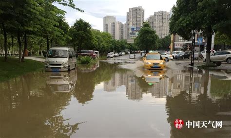 初入伏来宾降雨路积水-广西高清图片-中国天气网