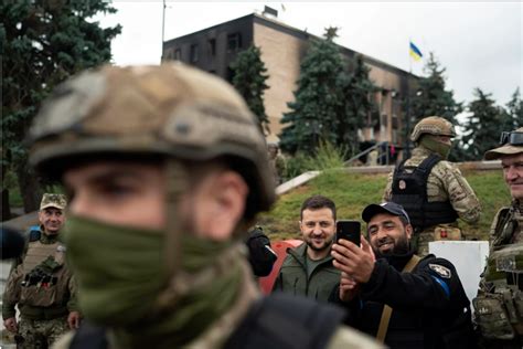 #俄军打击行动持续 #乌克兰称在伊久姆附近反攻_凤凰网视频_凤凰网
