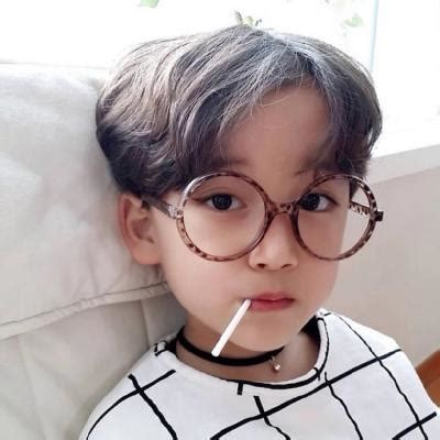 酷酷的小男孩头像图片 酷酷的小男孩头像图片