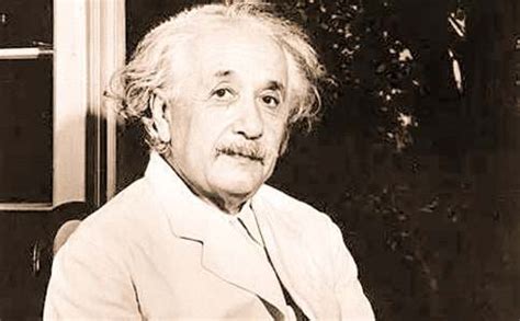 爱因斯坦为何称为最伟大科学家？他到底做了什么？