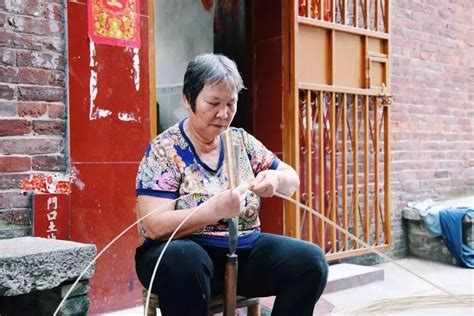 在百年古巷中传承的竹编技艺