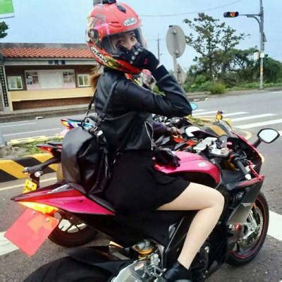 机车女生头像温柔