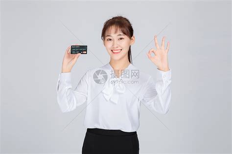 拿信用卡的客服美女高清图片下载-正版图片501087122-摄图网