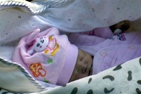 南京刚出生婴儿被遗弃冻死 警方追查狠心父母（图）_天下_新闻中心_长江网_cjn.cn