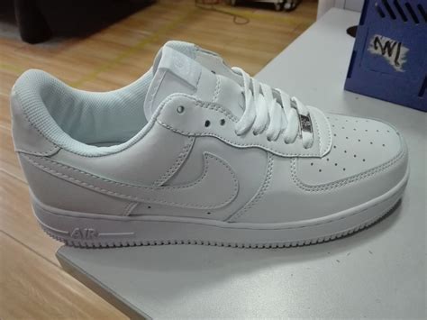 探查空军一号鞋多少钱?来对比一下  第2张