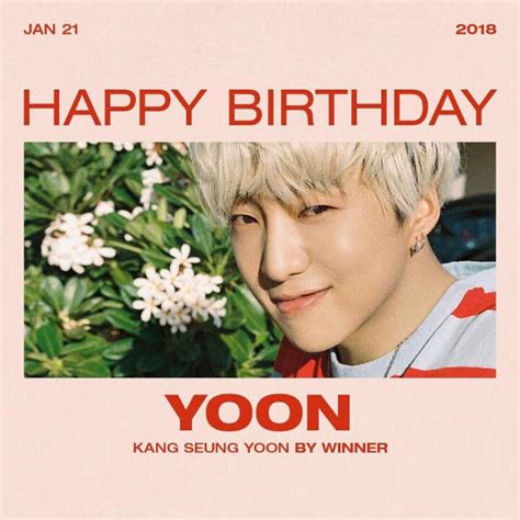 姜胜允黑衣服图片