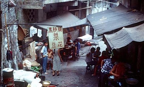 90年代的重庆市区，彼时的山城百姓生活