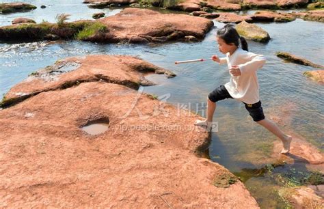 贵州惠水红石滩美景醉游人-人民图片网