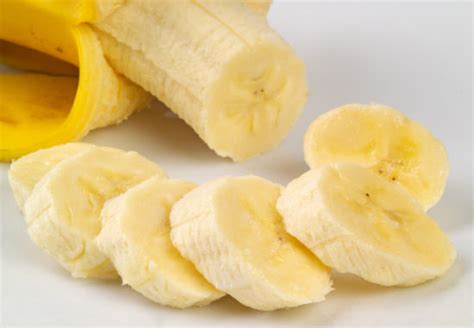坚持晚上吃香蕉，能改善睡眠质量，还有4大好处，老少皆宜|香蕉|睡眠|血压_新浪新闻