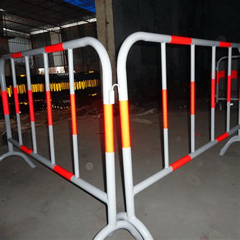 青岛车间隔离护栏网可移动带滑轮护栏临时分隔栏铁马护栏-阿里巴巴