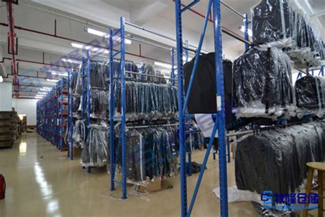 服装仓库货架-【广州易达】，存储提升30%仓库空间