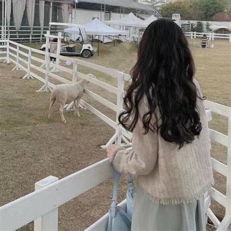 温柔女生头像后背