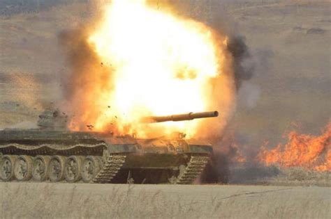 乌克兰神秘导弹击毁多辆俄式战车 谁给的技术？|导弹|乌克兰|反坦克导弹_新浪军事_新浪网