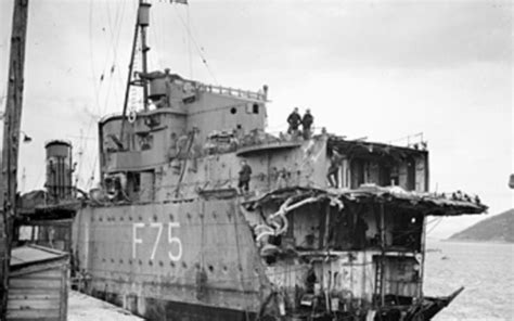 二战第一艘被潜艇击沉的战列舰是谁？在自家门口被德国击沉
