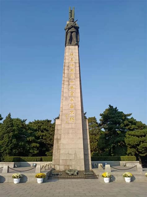 烈士纪念碑 - 红十四军纪念馆