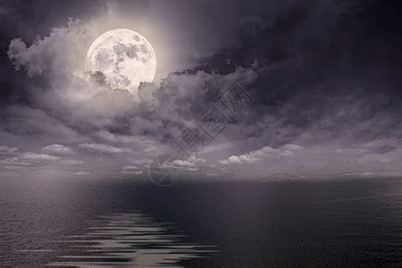 月亮与水中倒影图片素材-正版创意图片400305825-摄图网