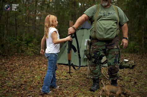 真枪实弹：美国儿童荒野求生训练实录 – 野人部落