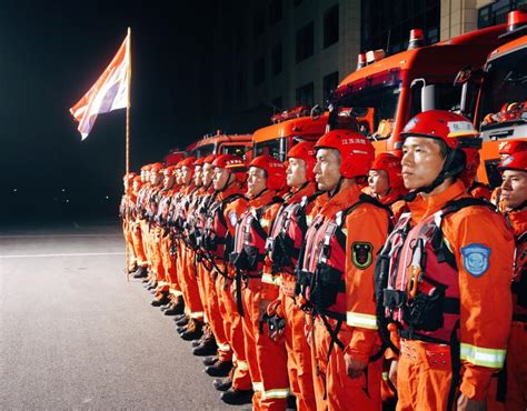 连夜增援！第二批5省市510名消防员跨区域增援河南 - 头条轮播图 - 新湖南