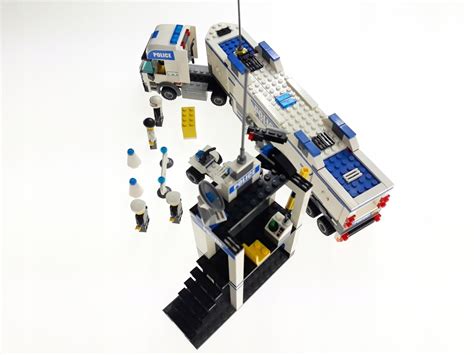 LEGO 7743 Police Surveillance Cart With Construction Instructions- Game ...