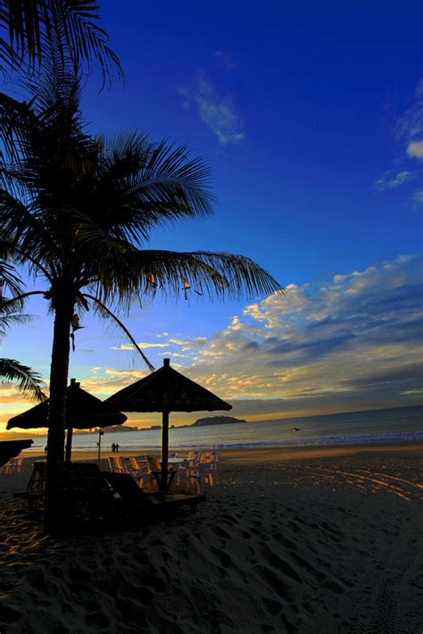 【晨光、沙滩、椰子树美丽的三亚湾摄影图片】三亚湾风光摄影_太平洋电脑网摄影部落