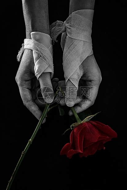 失恋的玫瑰和受伤的手高清图片下载-正版图片500949515-摄图网