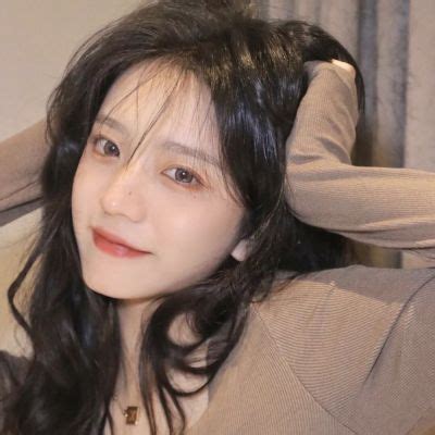 头像俏皮温柔女生
