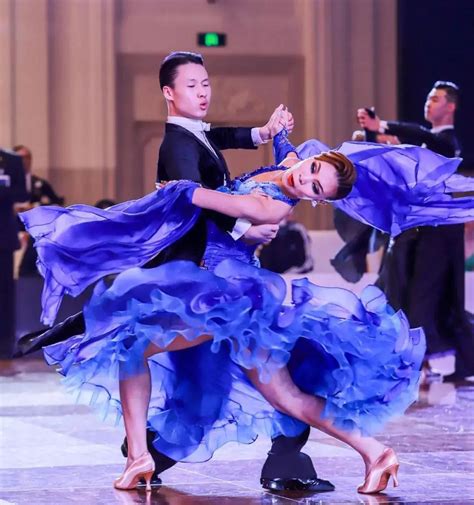 世界舞蹈日 | 致敬为国标舞事业奋斗的“国标舞人”！__凤凰网