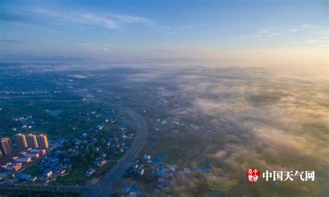 钦州城区现平流雾奇观-广西高清图片-中国天气网
