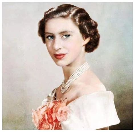 她是英国女王最宠爱的妹妹，玛格丽特公主承包了王室颜值