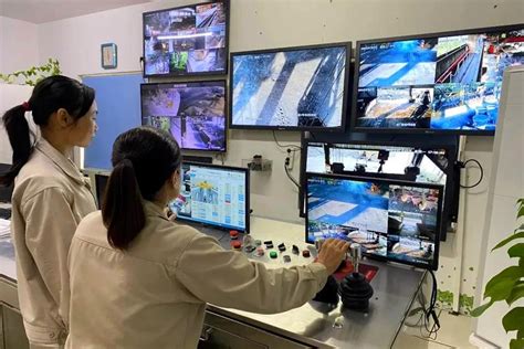 广东省韶关市举行全国首台智能化起重机使用登记证移交仪式-中国质量新闻网