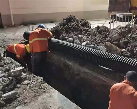 今年，郑州计划改造104公里老旧供水管网，新工法延长管道寿命70年-大河新闻