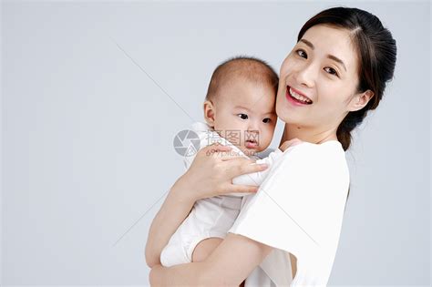 妈妈抱着宝宝图片免费下载_红动中国