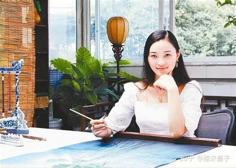 她被誉为“是最应该得到诺贝尔文学奖的作家”，最新小说《证言》中文版推出