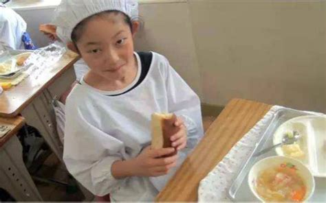 【双语】日本学校的午餐-不只是吃饱那么简单 @阿尔法小分队 下载(AV8505937)--科技-看哔哩哔哩-bilibili日报|视频下载