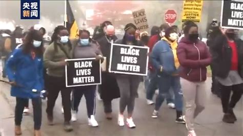 美国费城警察枪杀非裔男子 引发民众持续示威-影像视觉