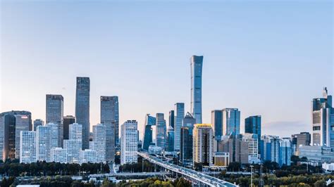 中国北京国贸CBD高楼建筑群和中国尊日转夜延时摄影—高清视频下载、购买_视觉中国视频素材中心