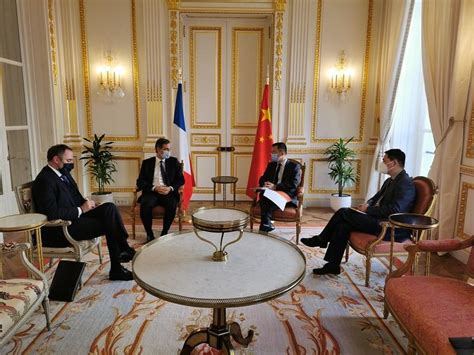 郭广昌在巴黎拜会中国驻法国大使卢沙野并出席商务活动_凤凰网财经_凤凰网