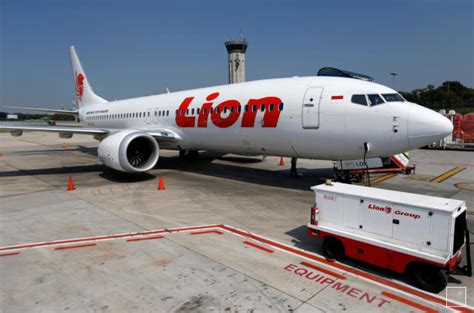 印尼狮航坠毁客机机龄不满3个月 系最新款波音机型 | 每日经济网