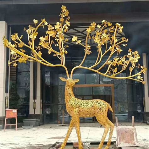 深圳金融公司定制玻璃钢动物雕塑鹿装饰美化公司-方圳雕塑厂