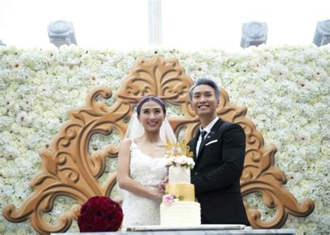 香港二线歌手陈柏宇娶老婆，摆酒席花120万，度蜜月密密造！