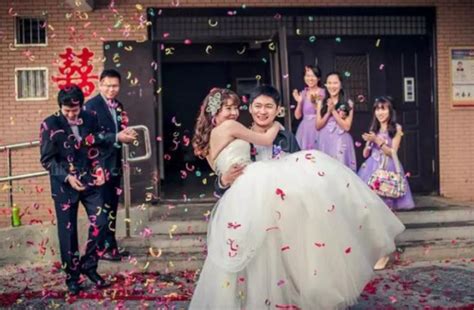 公主抱的婚纱照图片大全 - 中国婚博会官网