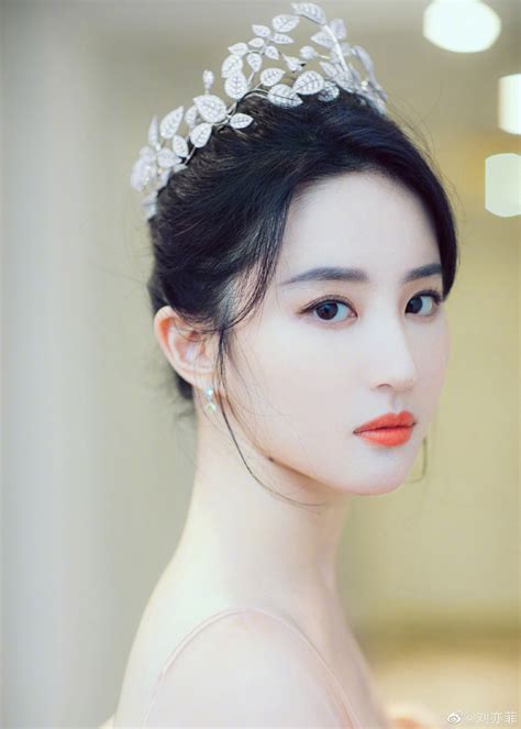 刘亦菲侧脸图片
